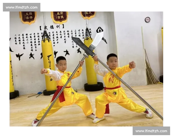 散打实战为何总能压制传统武术 从规则限制到训练体系全面深度解析